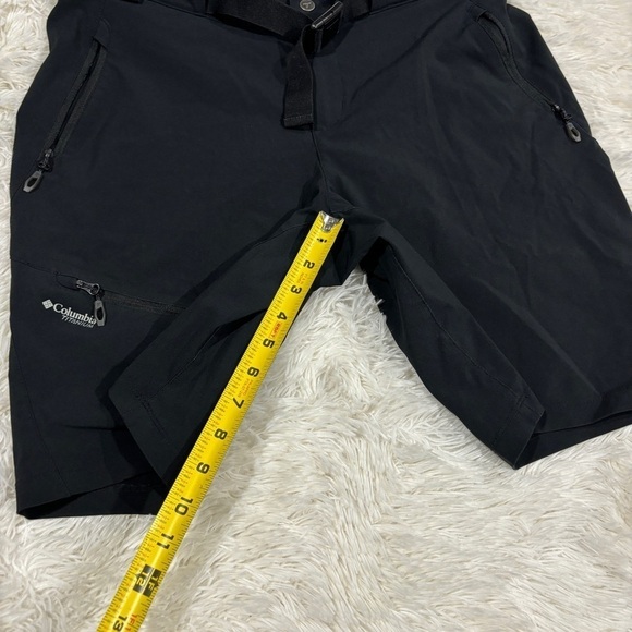Columbia Titanium Omni Shield Belted Black Fir Ridge Shorts Size 12/44 - Picture 4 of 10